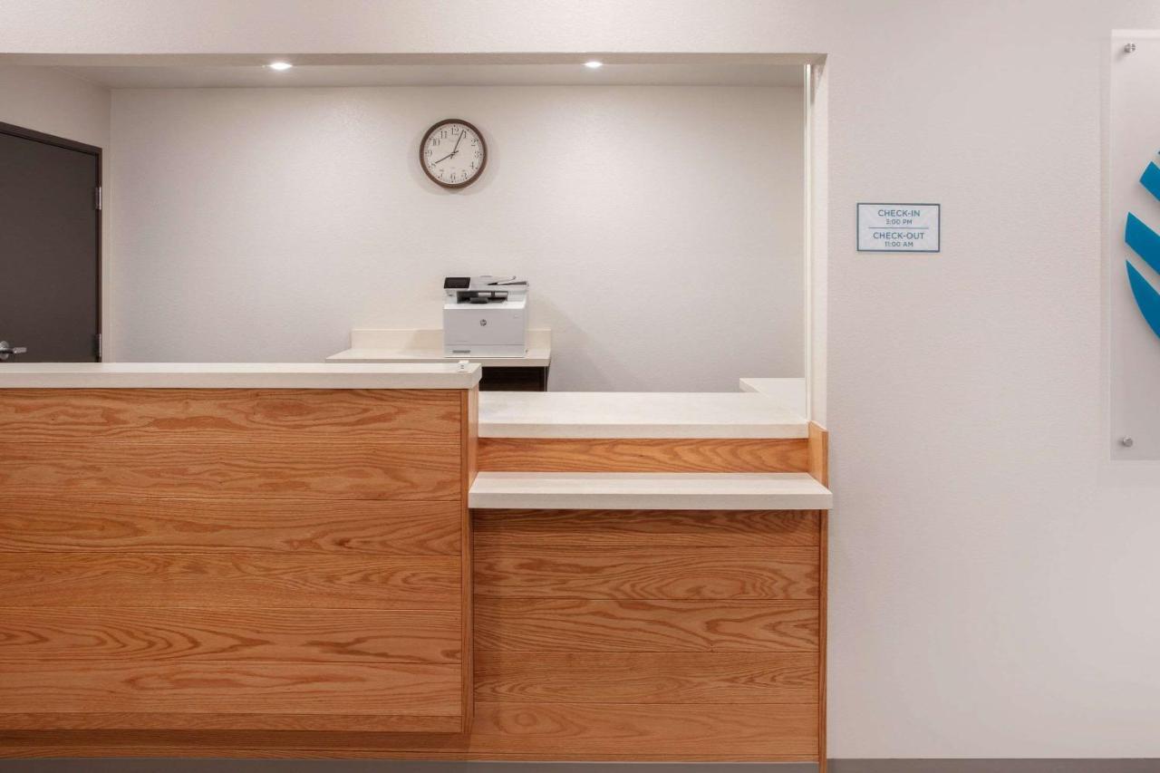 Wood Spring Suites Washington Dc East Arena Drive Lake Arbor Екстериор снимка